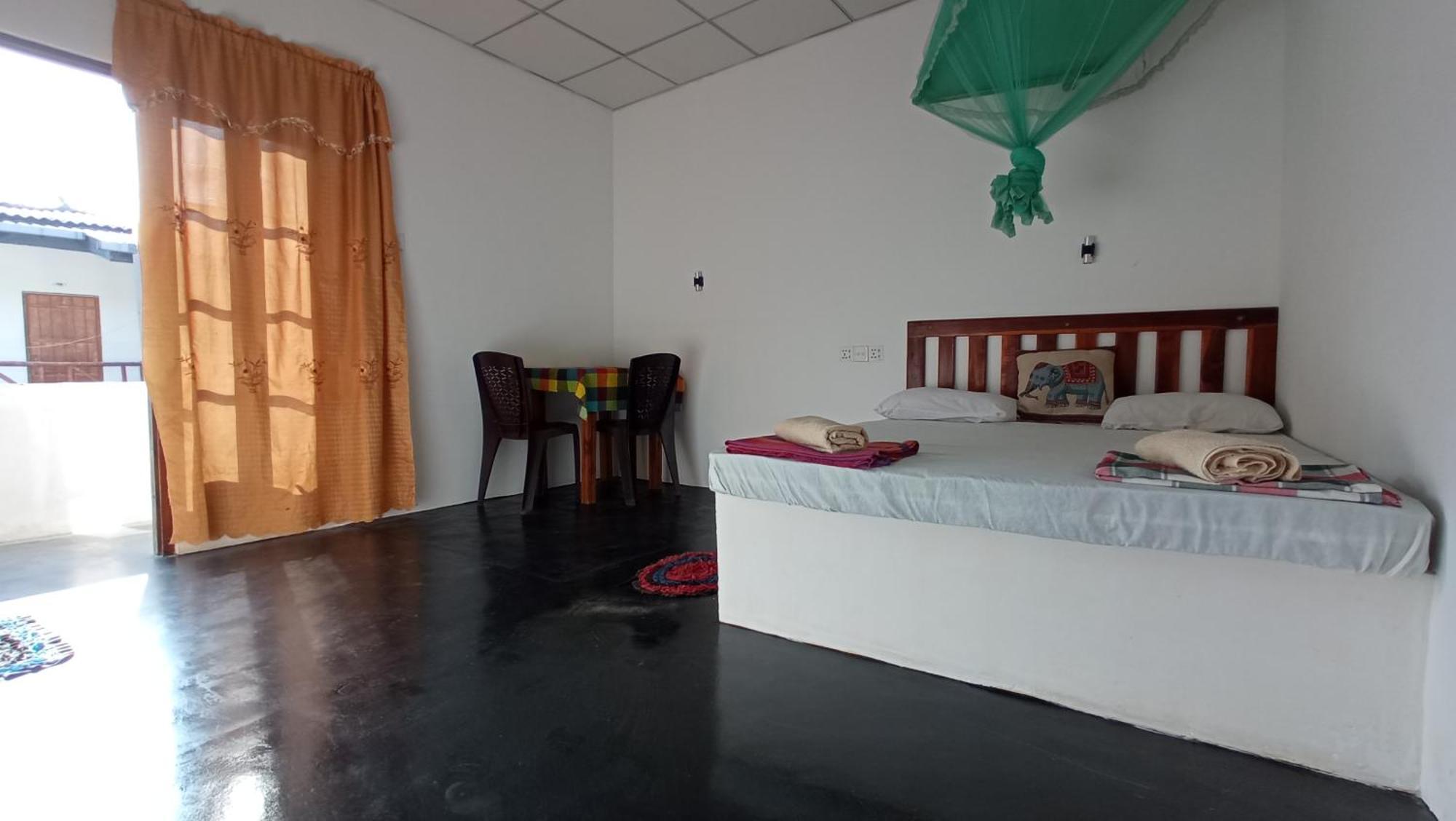 River Side & Swimming Pool Bed and Breakfast Udawalawe Exterior foto